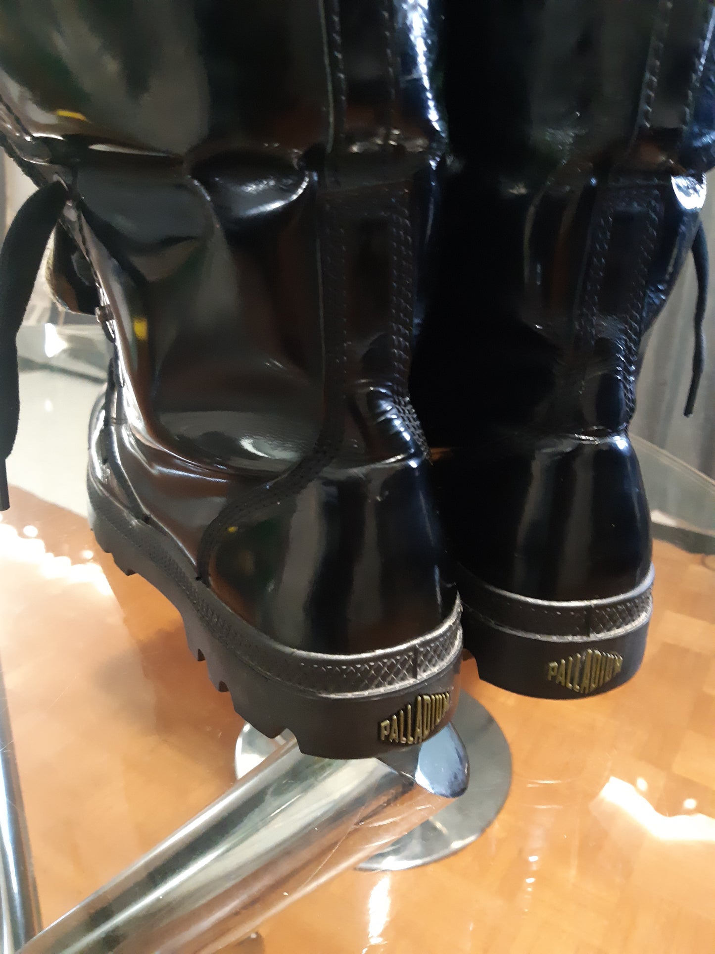 PALLADIUM BOOTS FOR MEN ( PATTENT LEATHER ) PRE- LOVED $55