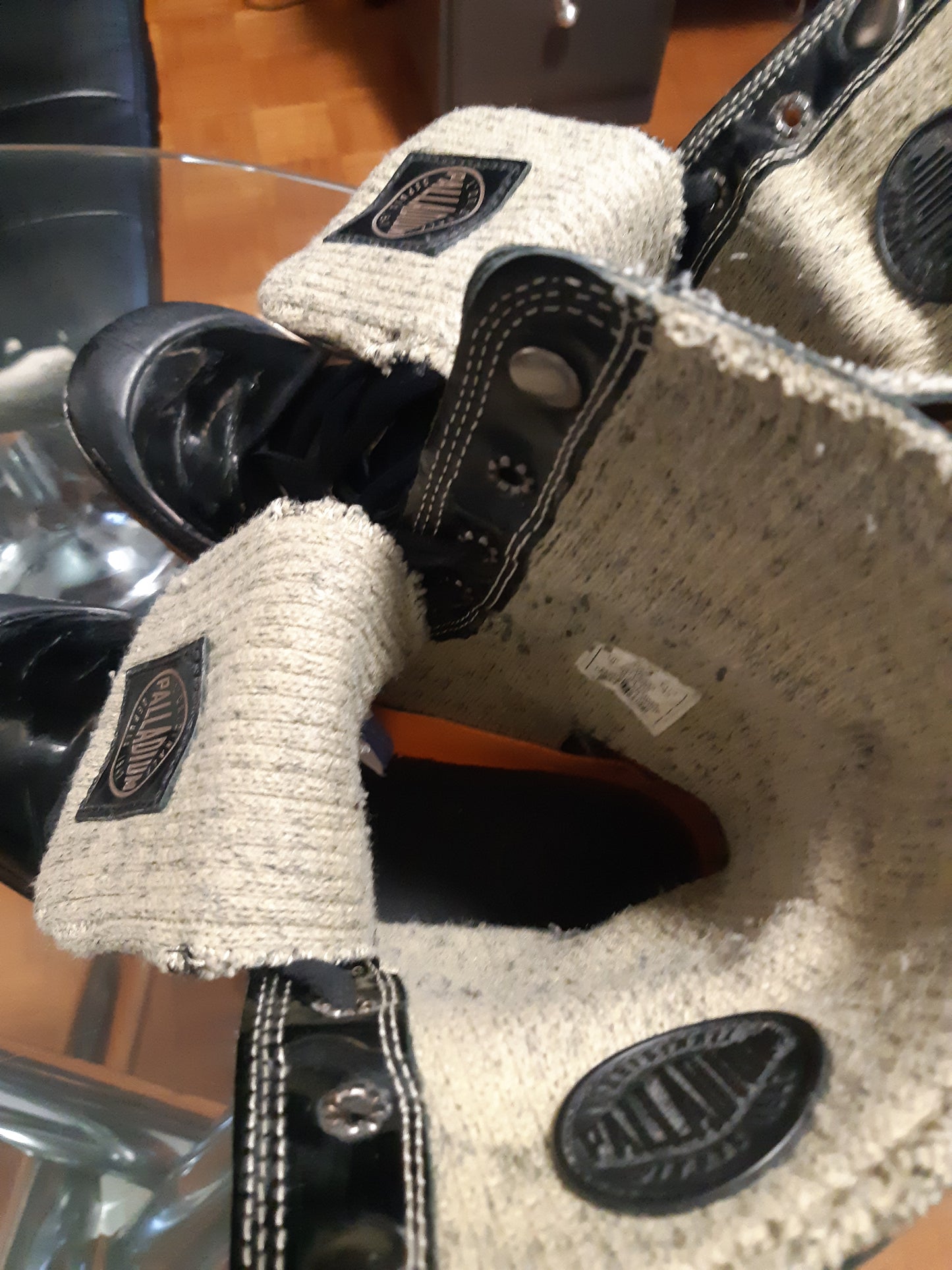 PALLADIUM BOOTS FOR MEN ( PATTENT LEATHER ) PRE- LOVED $55
