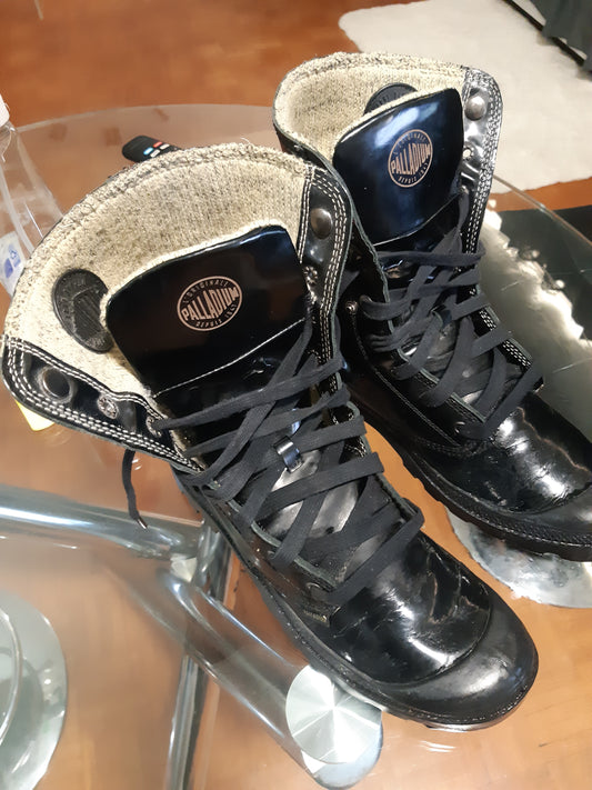 PALLADIUM BOOTS FOR MEN ( PATTENT LEATHER ) PRE- LOVED $55