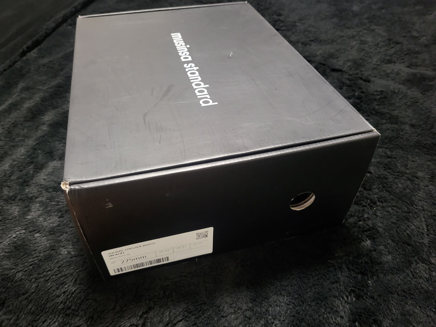 CHELSEA BOOTS . BLACK  LEATHER BOOTS AVAILABLE FOR  $ 79.00. SIZE 9.5 BUT FITS LIKE A U.S / CAN 10